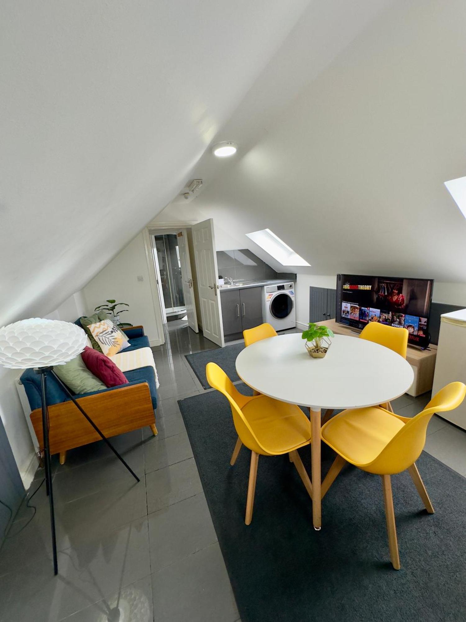Cosy 3 Bed Apartment Near Birmingham Airport & Nec Perfect For Groups & Contractors! Exterior photo